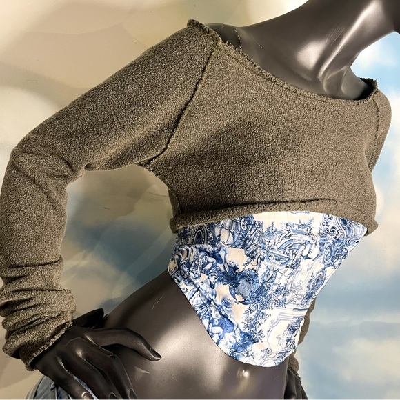 Handmade fleece pullover shrug - Picture 1 of 6